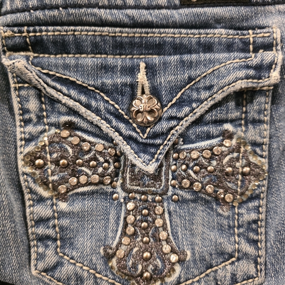 Miss Me Embellished Jeans - Picture 9 of 9